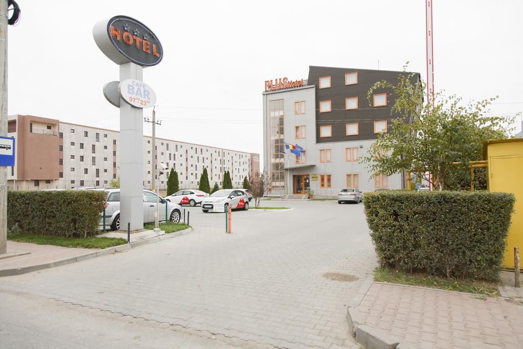 Plus Hotel Craiova Exterior foto